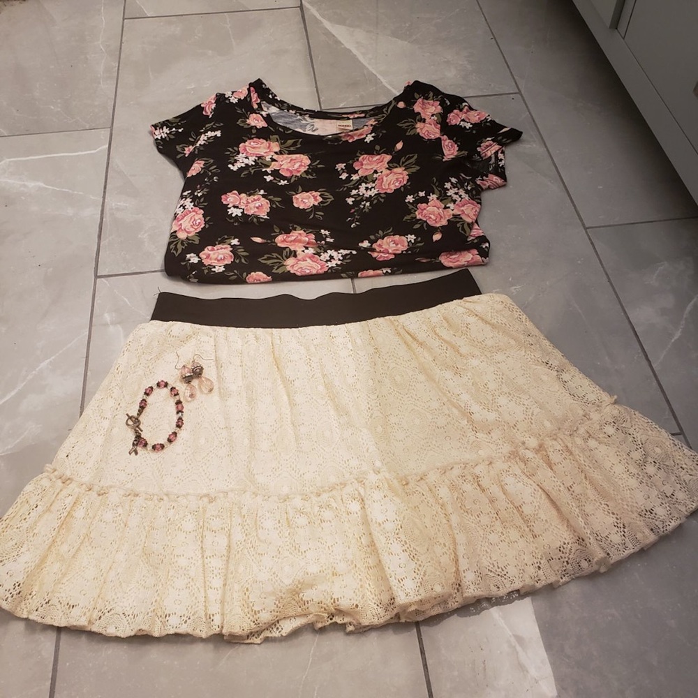 Off-white lace skirt